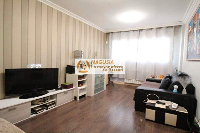 Piso de 2 habitaciones en venta en Centro Ariz Uribarri, Basauri