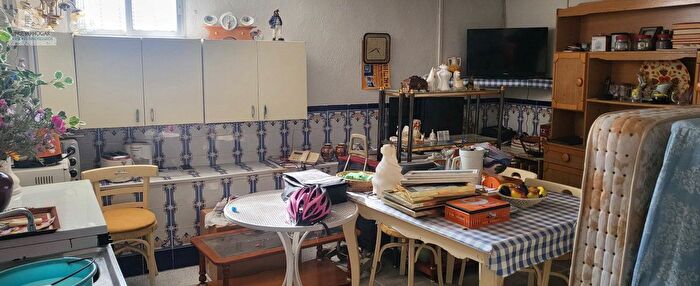 Casas en venta y pisos alquiler - 3