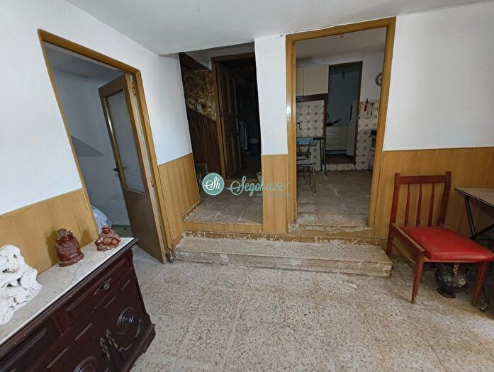Casas en venta y pisos alquiler - 3
