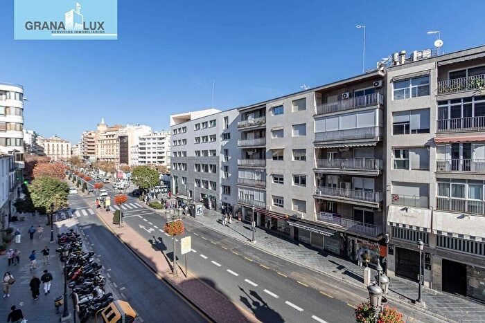 Andalucía, Granada: Piso en venta de 5 habitaciones