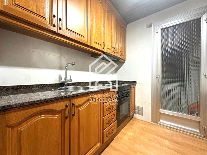 Piso en venta de 3 habitaciones en Cataluña, Barcelona