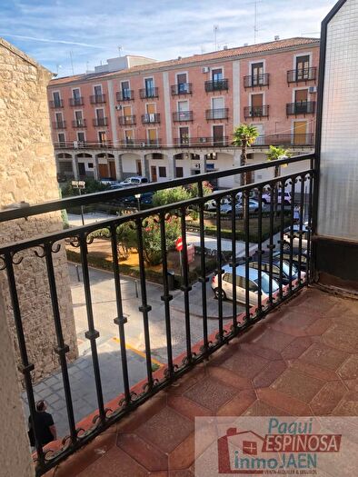 Piso de 5 habitaciones en venta en Torredonjimeno, Jaén
