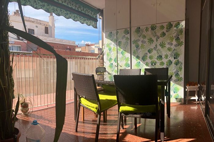 Piso de 3 habitaciones en venta en Centro, Ensanche Diputación