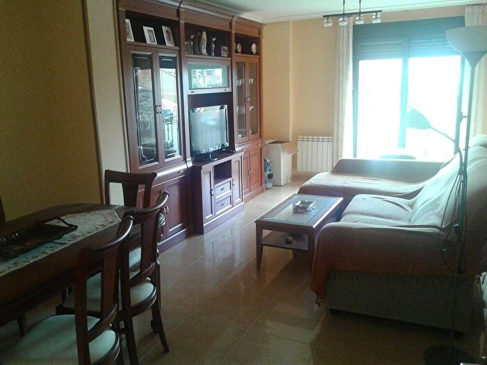 Casas en venta y pisos alquiler - 3