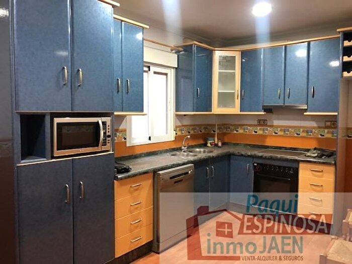 Piso de 4 habitaciones en venta en Torredonjimeno, Jaén