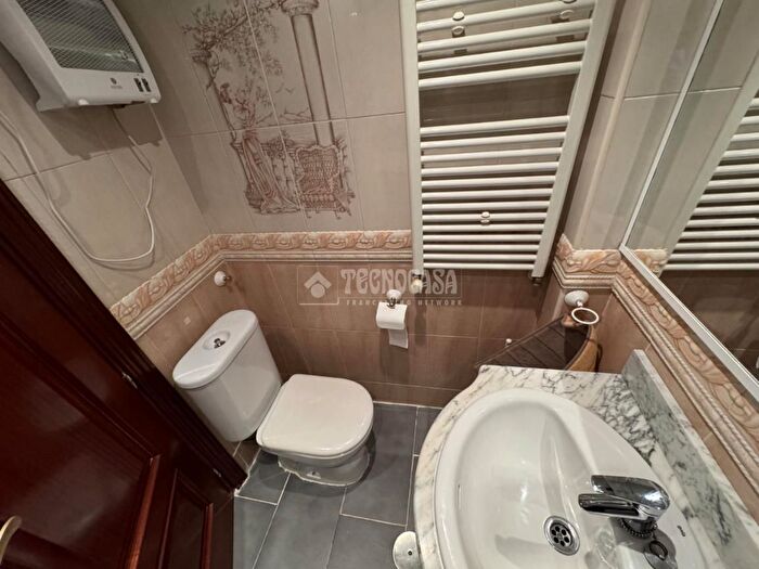 Casas en venta y pisos alquiler - 3