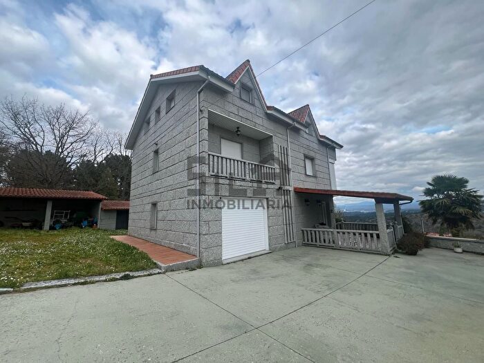 Toén, Ourense: Casa en venta de 6 habitaciones