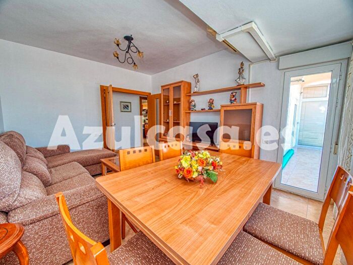 Casas en venta y pisos alquiler - 3