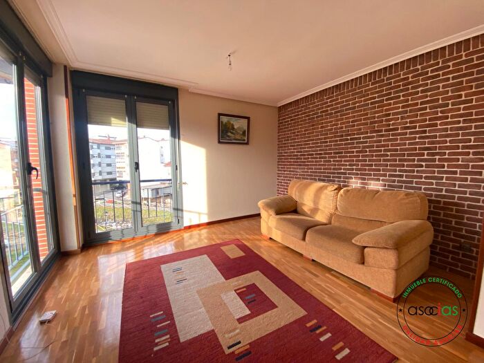 Piso de 3 habitaciones en venta en Nava, Asturias