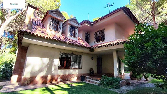 Castilla La Mancha, Albacete: Casa en venta de 5 habitaciones