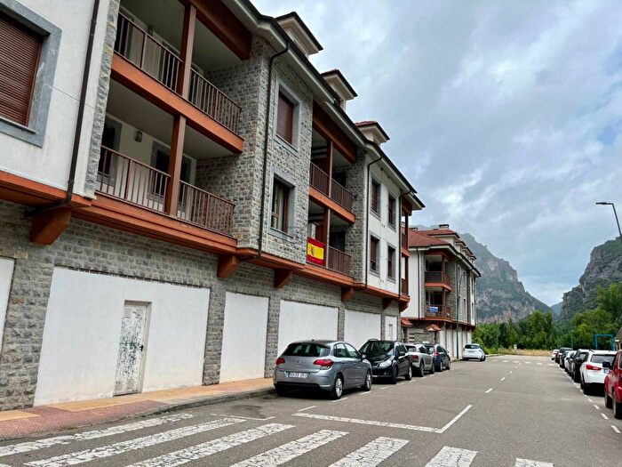 Casas en venta y pisos alquiler - 3