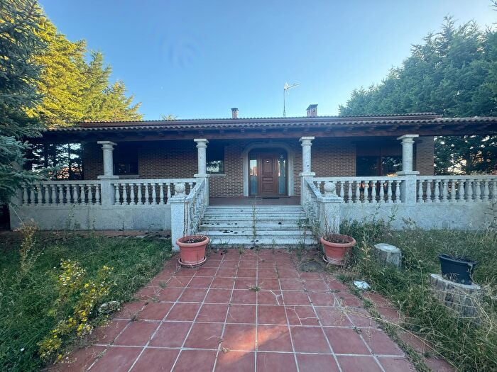 Casa en venta de 3 habitaciones, Aldeamayor de San Martín, Valladolid