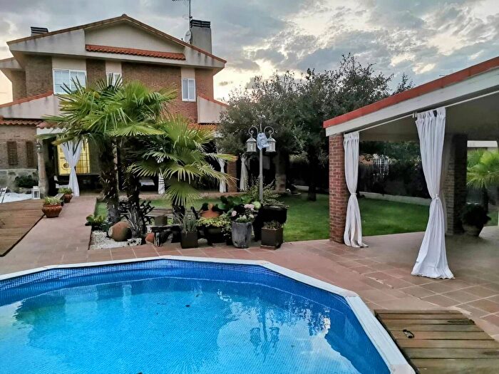 Casa en venta de 4 habitaciones: Castilla La Mancha, Guadalajara