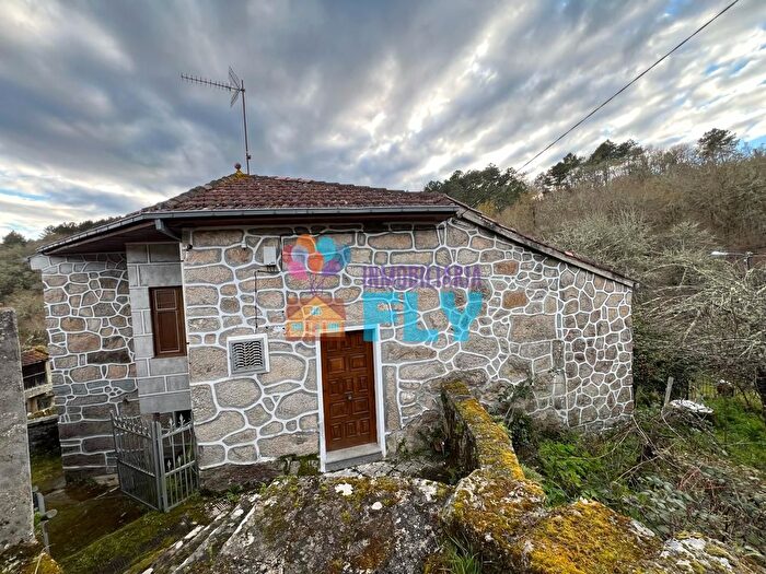 Casa en venta de 3 habitaciones en Ventiun, Ourense Capital