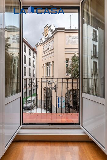 Piso en venta de 2 habitaciones en Centro, Sol