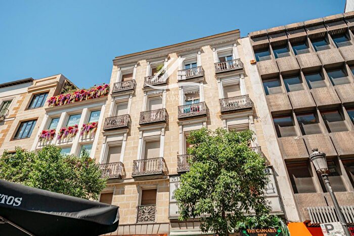 Piso en venta de 3 habitaciones en Centro, Sol