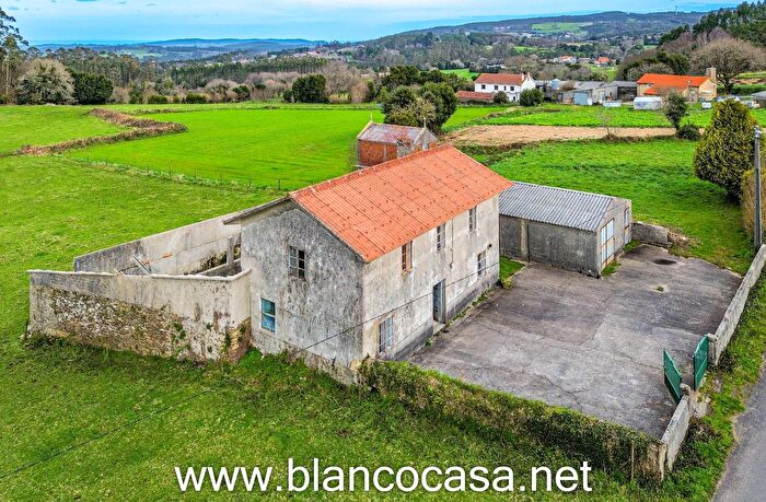 Casa de 5 habitaciones en venta en A Laracha, A Coruña