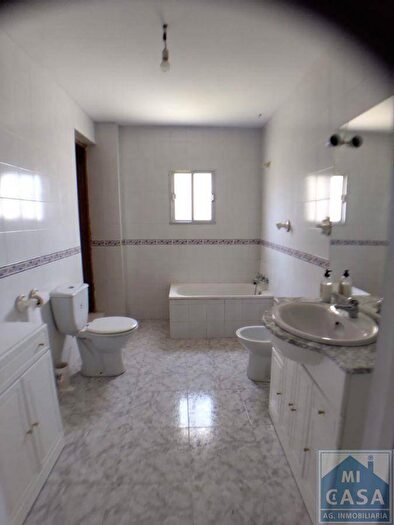 Casas en venta y pisos alquiler - 3