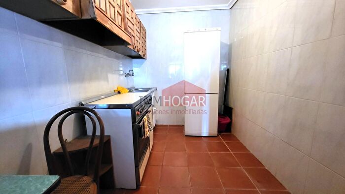 Casas en venta y pisos alquiler - 3