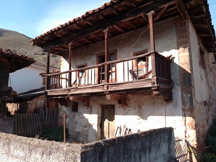 Casa de 2 habitaciones en venta en Quirós, Asturias