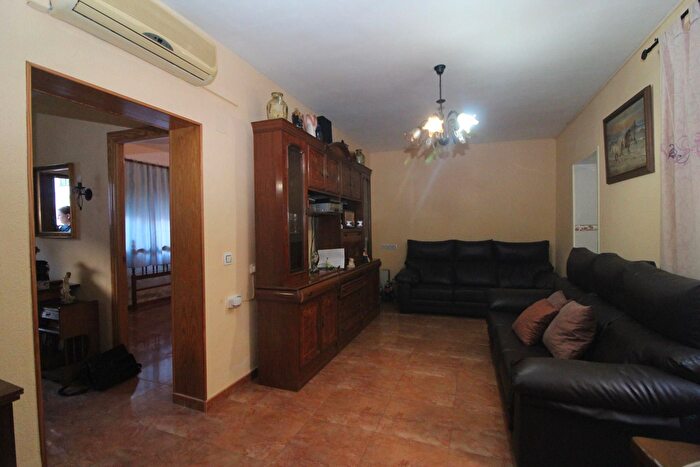 Casa de 5 habitaciones en venta en Cruz de Humilladero, Distrito Zeta Recinto Ferial Cortijo de Torres