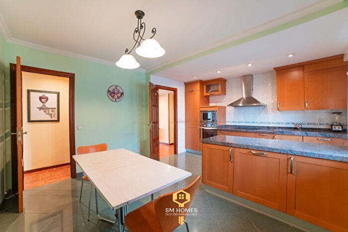 Casas en venta y pisos alquiler - 3