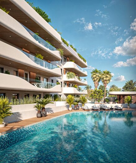 Piso en venta de 3 habitaciones en San Pedro de Alcántara, Nueva Alcántara
