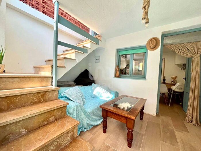 Casas en venta y pisos alquiler - 3
