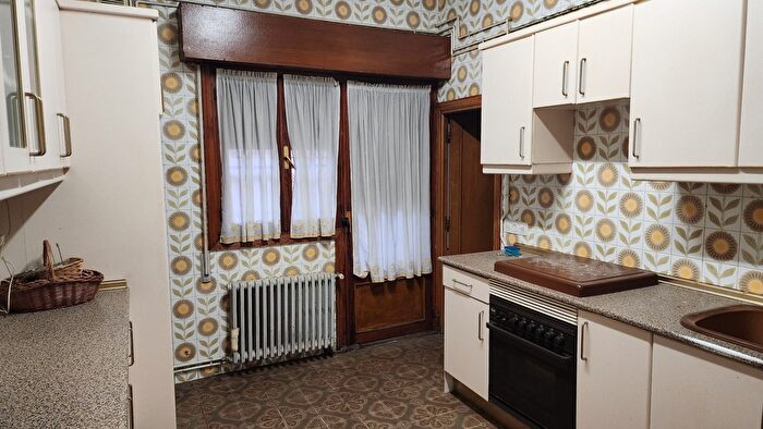 Casas en venta y pisos alquiler - 2