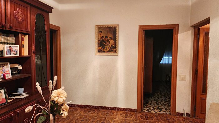 Casas en venta y pisos alquiler - 3