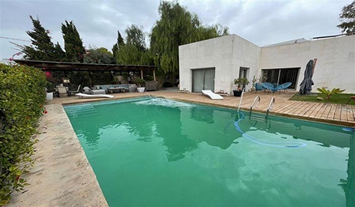 Casa en venta de 4 habitaciones en Comunitat Valenciana, Alicante