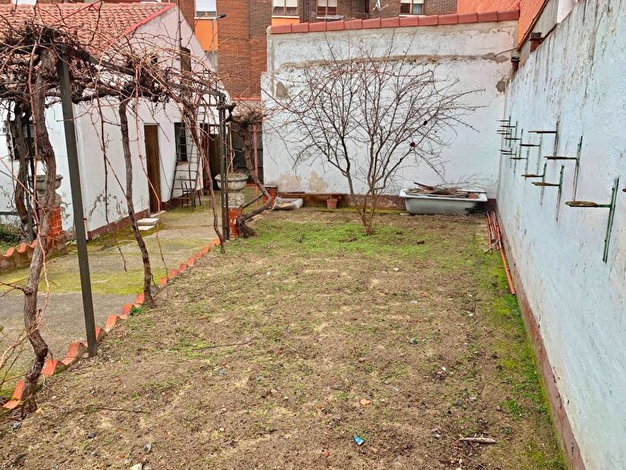 Casas en venta y pisos alquiler - 2