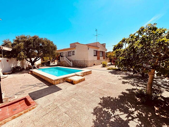 Casa en venta de 3 habitaciones en Comunitat Valenciana, Alicante
