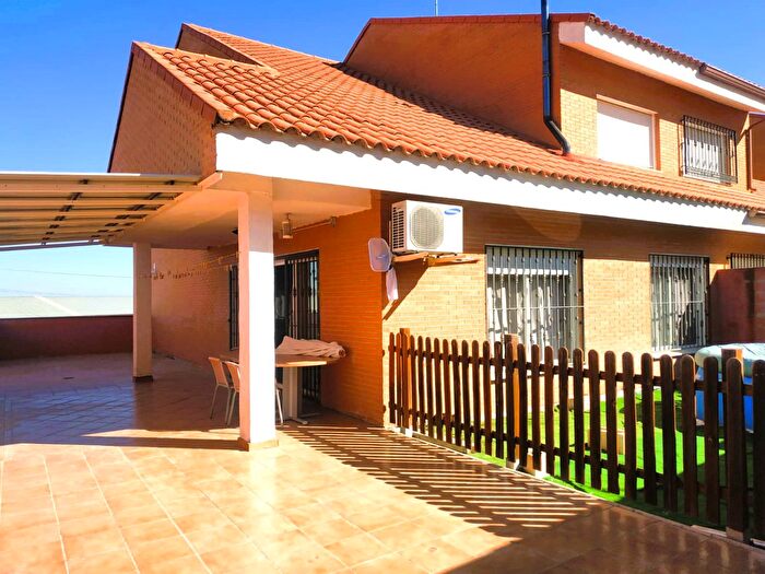 Casa en venta de 4 habitaciones, Esquivias, Toledo