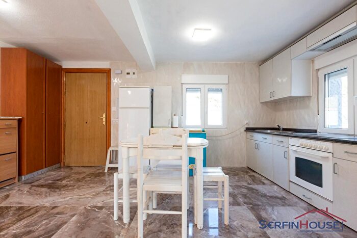 Casas en venta y pisos alquiler - 2