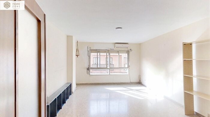 Piso en venta de 4 habitaciones, Centro, El Molinillo Capuchinos