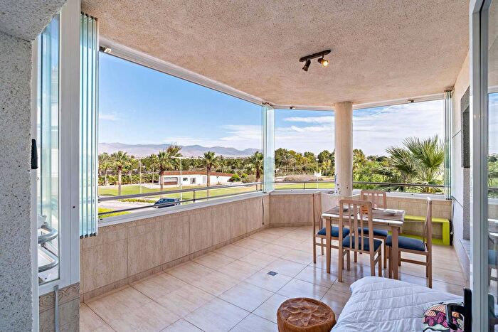 Piso en venta de 3 habitaciones en Andalucía, Almería
