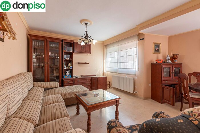 Casa en venta de 4 habitaciones en Ambroz, Vegas del Genil