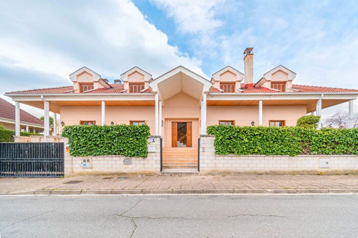 Casa en venta de 9 habitaciones en Zizur Mayor Zizur Nagusia, Navarra
