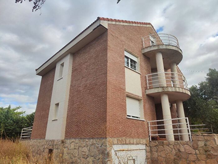 Casa en venta de 7 habitaciones en Castilla La Mancha, Guadalajara