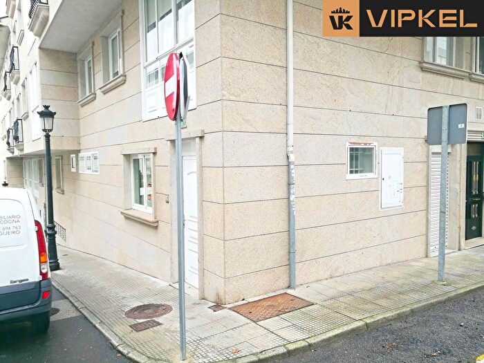 Galicia, A Coruña: Piso en venta de 4 habitaciones