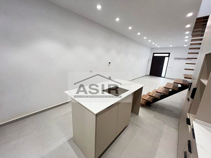 Casas en venta y pisos alquiler - 3