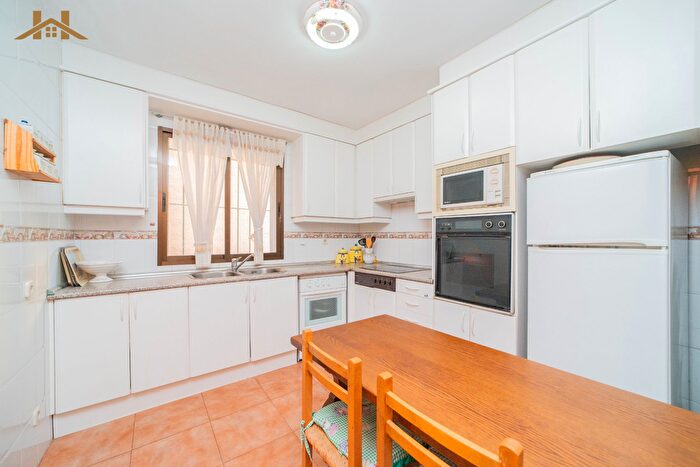 Casas en venta y pisos alquiler - 2