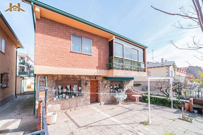 Casa en venta de 5 habitaciones en Guadarrama, Madrid