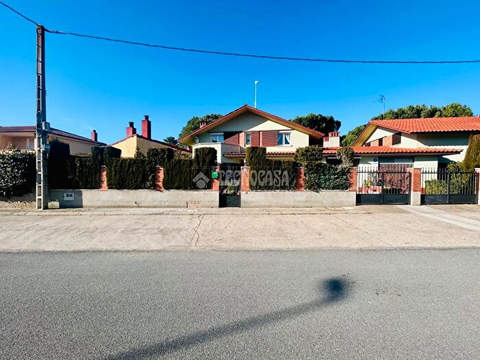 Casa de 5 habitaciones en venta en Tudela de Duero, Valladolid