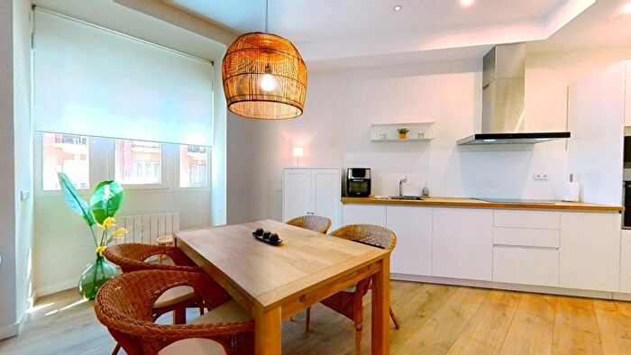 Casas en venta y pisos alquiler - 3