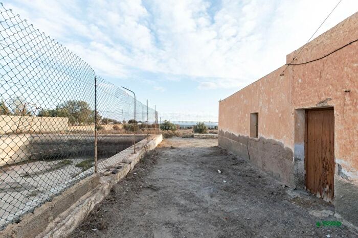 Casa de 3 habitaciones en venta en Costacabana Loma Cabrera, Almería Capital