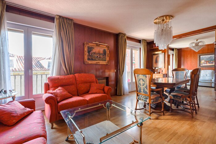 Piso en venta de 5 habitaciones en Centro, Embajadores Lavapiés