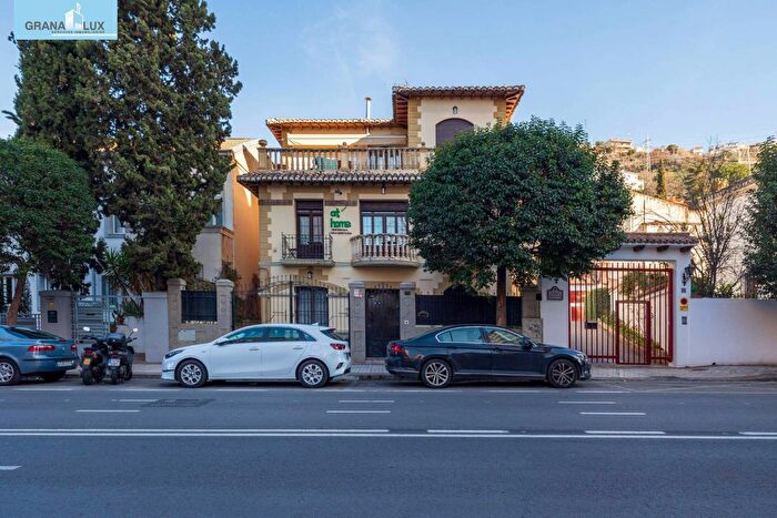 Casa de 16 habitaciones en venta en Granada, Andalucía
