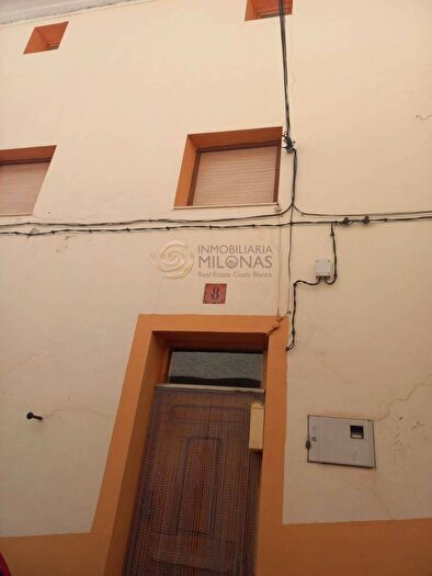 Casas en venta y pisos alquiler - 3
